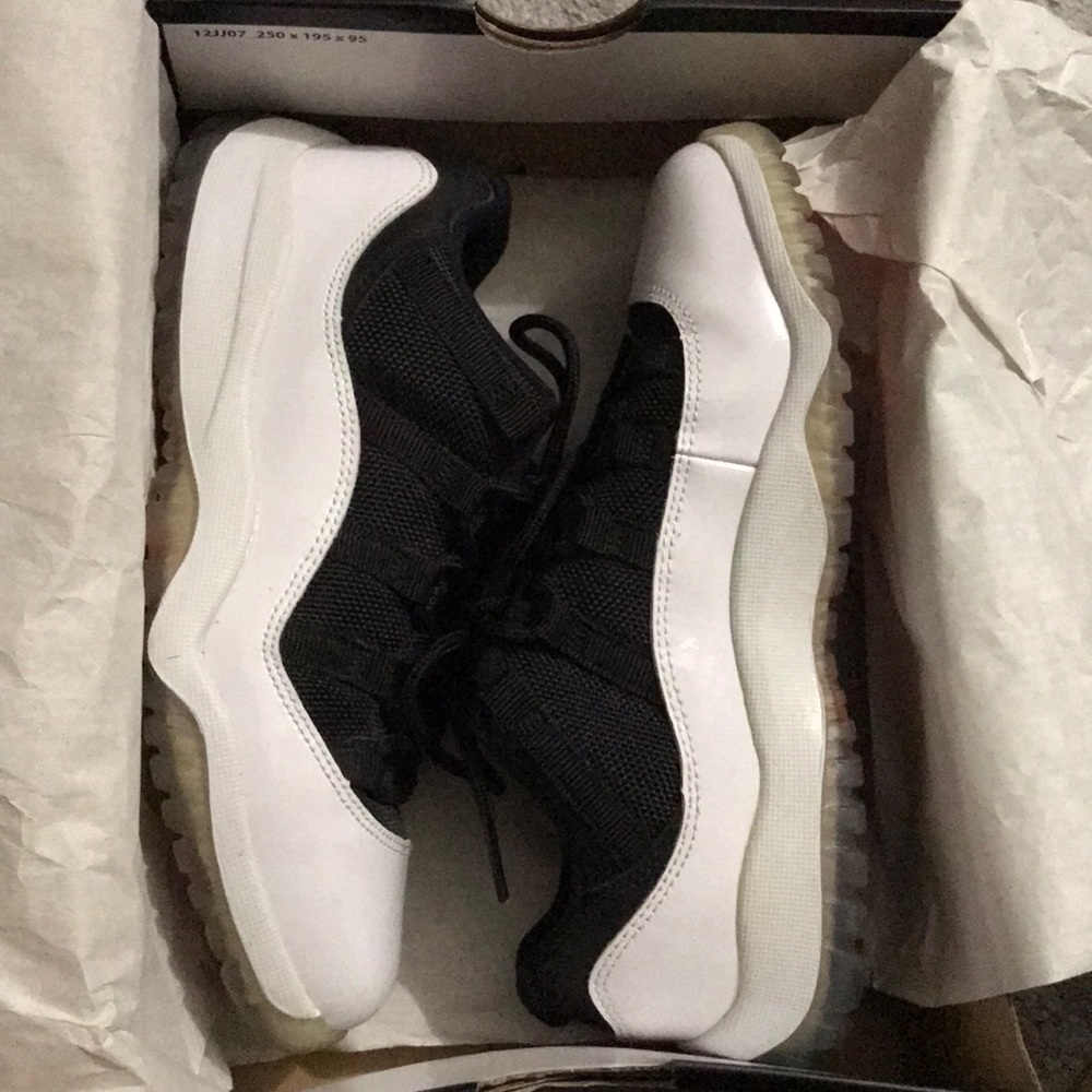 Girls Jordan 11 Retro Low